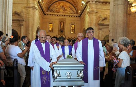 Los restos mortales del sacerdote español asesinado en Cuba ya están en