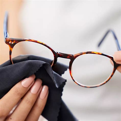 Iphone Trick Shows How People With Glasses See The World Iphone