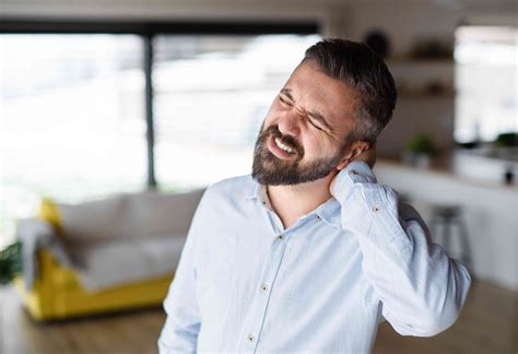 6 Causes of Pain in the Back of the Head and Treatment