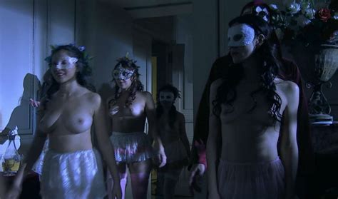 Naked Daniela Ram Rez In La Pose Da