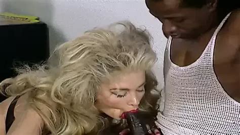 Blonde Milf Mit Dicken M Psen Wird Im Dreier Von Vorne Und Hinten Gefickt Xhamster