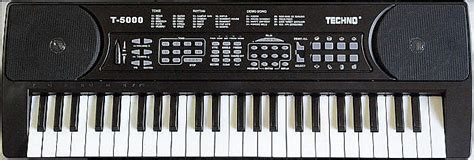 Alat Musik Keyboard Keyboard Techno 5000 • Sumber Jaya Solo
