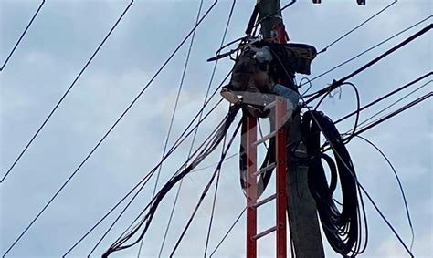 Morelia Técnico Muere Electrocutado En Reparación De Poste