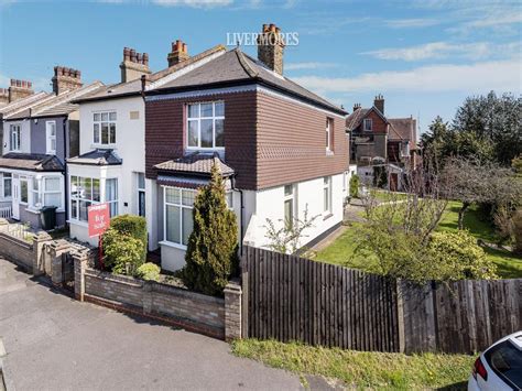 3 Bed Semi Detached House For Sale In Heathclose Road Dartford Da1