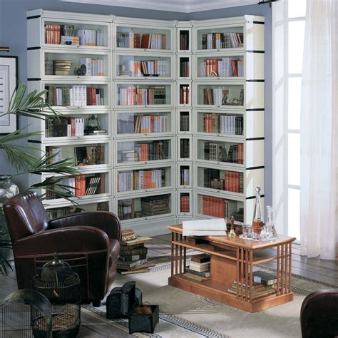 Книжные полки настенные застекленные 80 фото