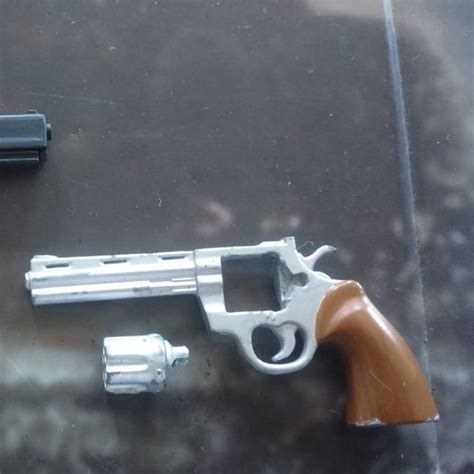 Jual Hot Toys Sideshow Enterbay Flagset VTS DAM Verycool Metal Revolver Jakarta Utara