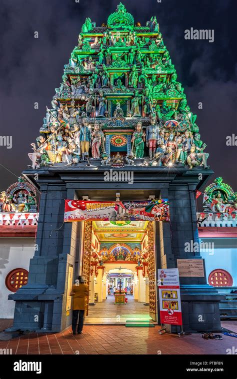 Sri Mariamman Temple, Singapore Stock Photo - Alamy