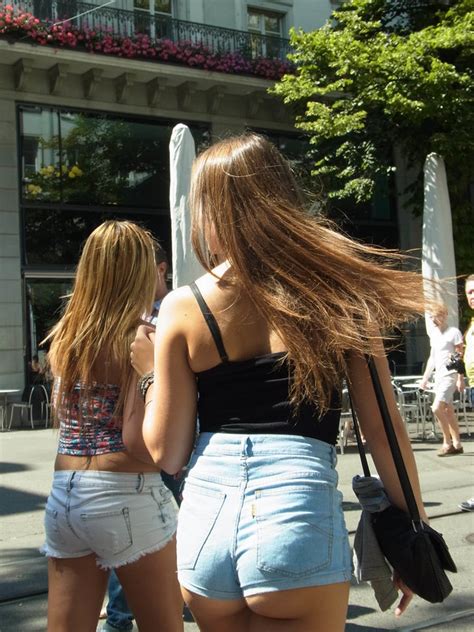 Hot Ass In Jeans Shorts Not Oc Tight Jeans Forum