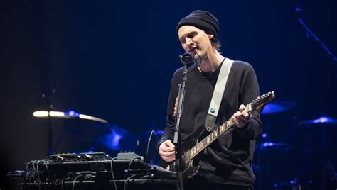 Ex Red Hot Chili Peppers Guitarist Avoids Jail In Fatal Crash