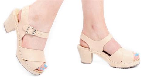 Lotta From Stockholm Womens High Heel Cross Over Open Toe Wooden Clogs In Nude Leather