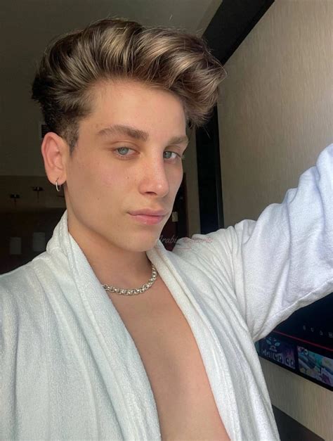 Your Twink Edward Gay Turkish Male Escort Istanbul