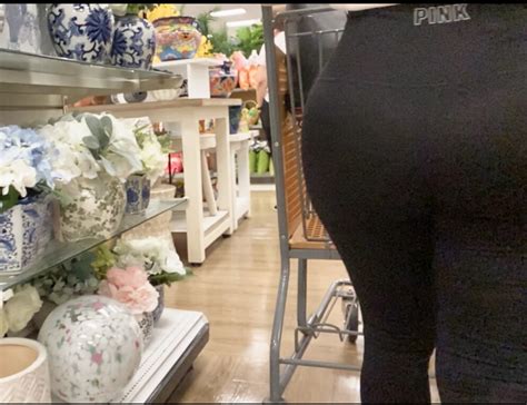 Latina With A Juicy Thick Booty Oc Spandex Leggings Yoga Pants Forum