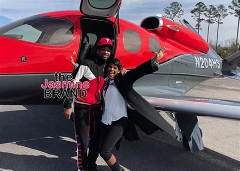 21 Savage Poses With Mother In 1st Photo Since Release - theJasmineBRAND