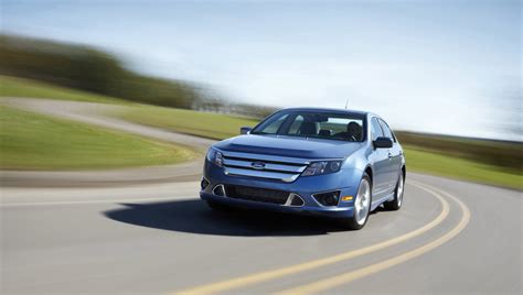 Ford Fusion (2010) - picture 10 of 18