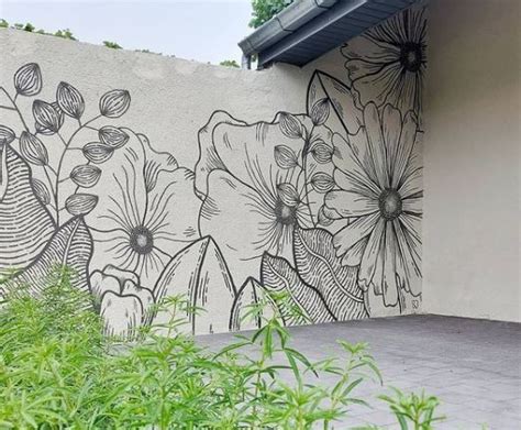 29 Unique Garden Mural Ideas for Outdoor Walls & Fences