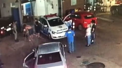 PMs salvam bebê de 1 ano engasgado em Anápolis veja vídeo Mais Goiás