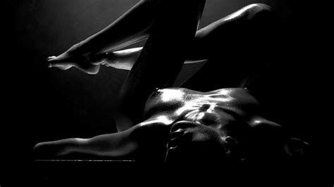 Hot Naked Nude Women Porn Wallpaper Dark Nude Black White 1366x768 Wallpaper Free