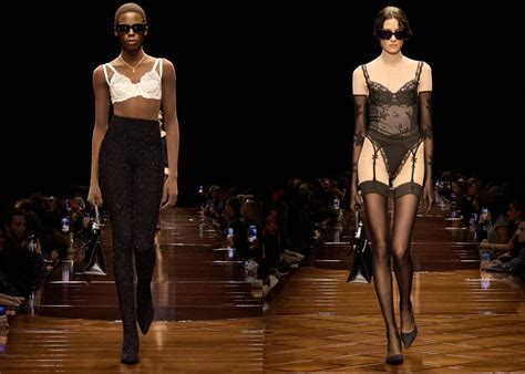 O estilo sexy está de volta e a lingerie à mostra vai ser sua melhor amiga segundo as