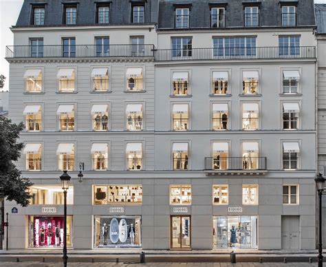 Dior une nouvelle adresse rue Saint Honoré CHIC IN PARIS