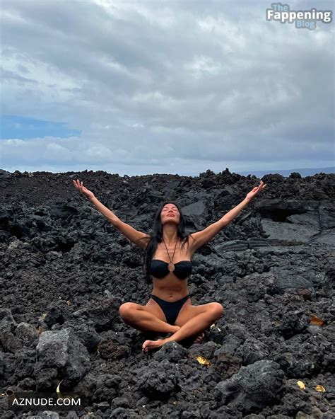 Nicole Scherzinger Sexy Shows Off Her Sensual Yoga Moves Wearing A Sizzling Bikini In Hawaii
