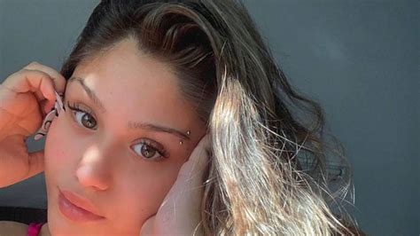 La Chica Del Bikini Azul Trinidad Neira Deslumbr Desde La Piscina