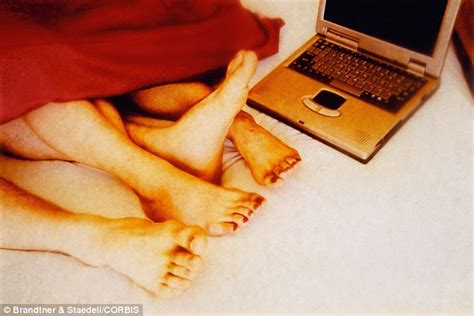 Women Are Far Less Spontaneous When It Comes To Sex Than Men And 90 Have NO Sex Drive