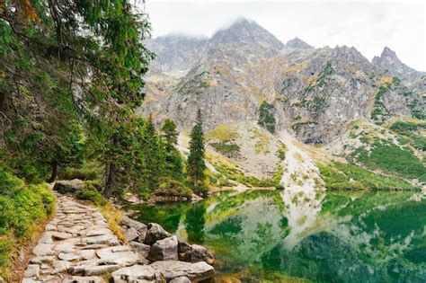 Paisagem Montanhosa Trilha Para Caminhada E Vista Maravilhosa Do