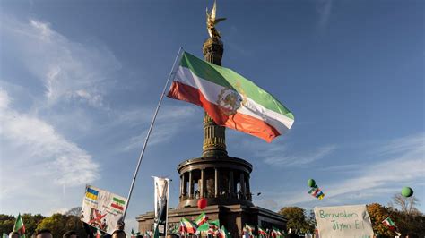 Demonstration In Berlin Zehntausende Solidarisieren Sich Mit Protesten