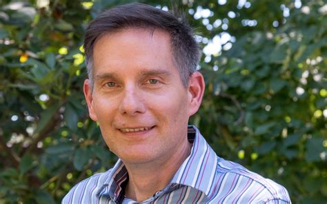 Exotic garden plants a 'ticking time bomb' | RNZ