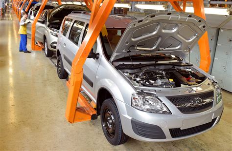 "АвтоВАЗ" может резко сократить зарплаты работникам в августе