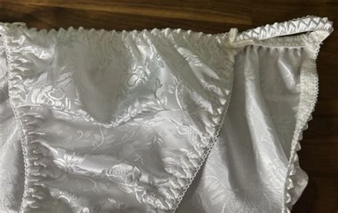 Vintage Delicates Satin String Bikini Panties Sz L Second Skin White Shiny Bows Ebay