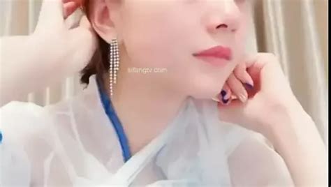 Beautiful Desi Hindi Bhabhi Fingering Pussy Xhamster