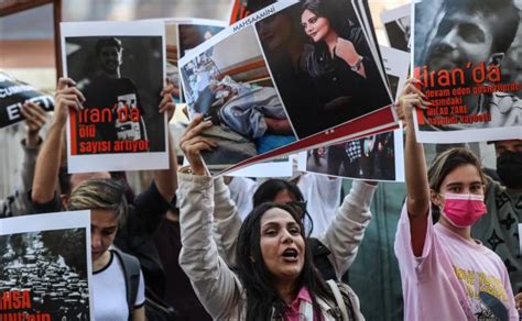 Las Mujeres Lideran La Protesta En Irán El Correo