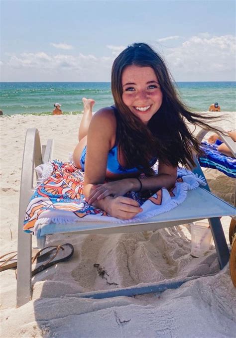 3 Hot Sexy Marcelle Leblanc Bikini Pics