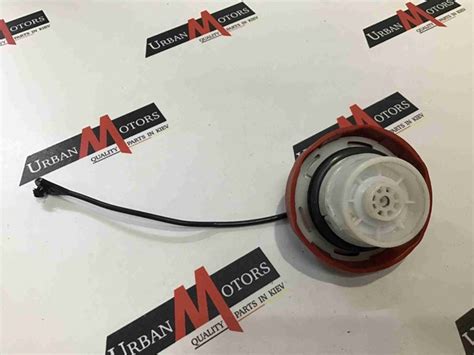 0008202303 Mercedes замок привода лючка топливного бака mercedes w166