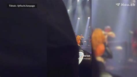 Helene Fischer Wedelt An Konzert Mit Dildo Rum