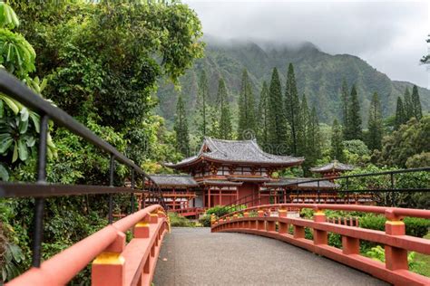 Templo Budista De Byodoin En Oahu Hawaii Imagen De Archivo Imagen De