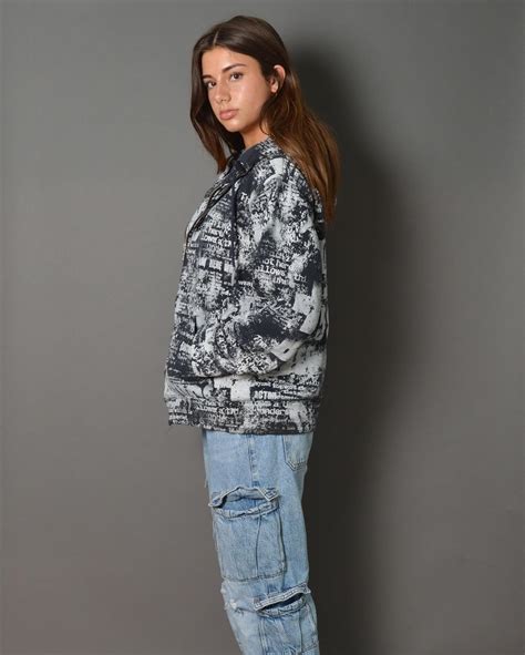 Mikayla Campinos | can’t wait for christmas :D | Instagram