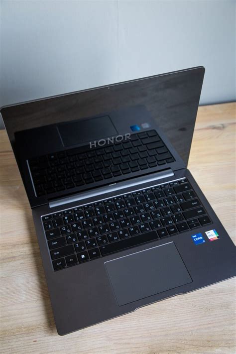 Обзор ноутбука HONOR MagicBook 14 для работы и развлечений.