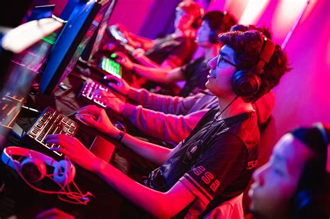 Leaders In Esports Education Developing Transformative Curriculum