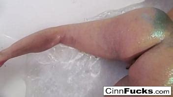 Hot Brunette Gets Wet Xnxx