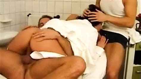 Mijnwerkers Mogen Een Rondborstige Brunette Slet Neuken In Een Trio Xhamster