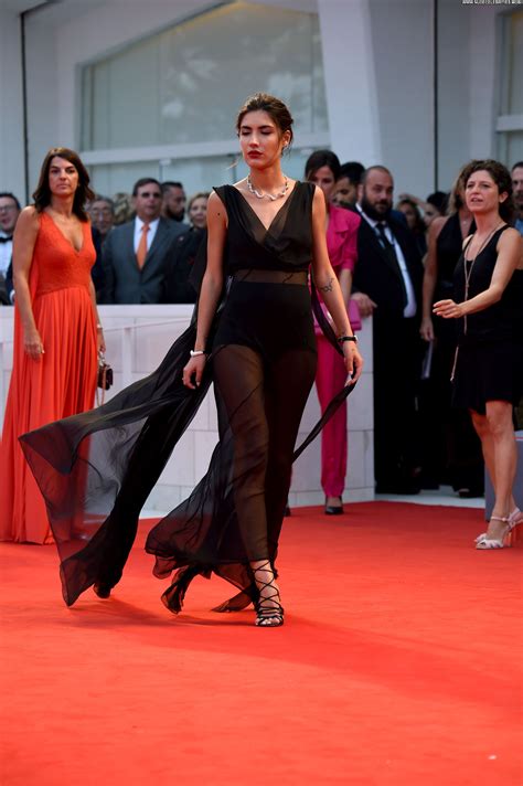 Reply Red Carpet Celebrity Beautiful Babe Posing Hot Singer Red Carpet Car Tits Italian Nip Slip