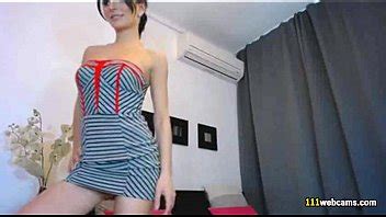 Hermosa Morena Juega Con Un Consolador En La Webcam Xvideos
