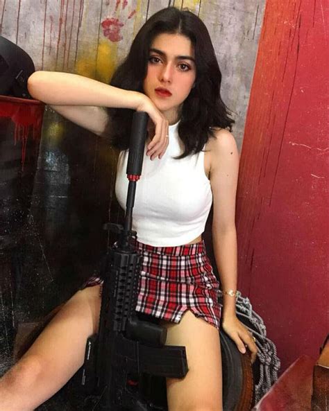 Những hot girl lai Việt chẳng những xinh đẹp mà còn gợi cảm hết phần thiên hạ