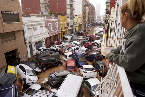 Enchentes deixam mais de 60 mortos na Espanha Correio de Carajás