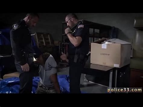 Polic A Gay Se Folla A Un Chico Malo Xxx Rompiendo Y Entrando Conduce A Un Arresto Duro