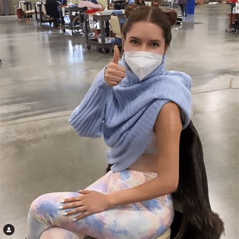 Natti Natasha presume su pancita de embarazo en bikini qué sexy