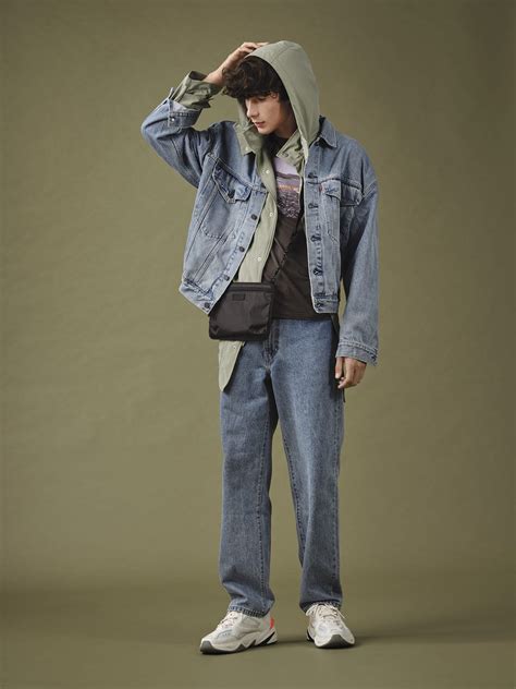 Levi's w najnowszej jesienno zimowej kolekcji stawia na luźne kroje spodni