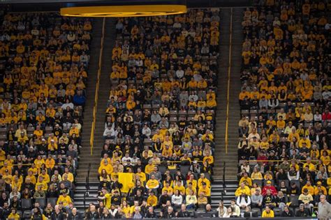 Photos Iowa Mens Basketball Vs Michigan State The Daily Iowan